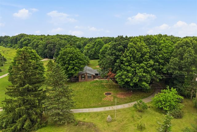 13489 Hyde Road, Hartland, MI 48353