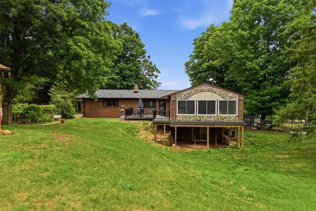 13489 Hyde Road, Hartland, MI 48353