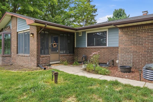 13489 Hyde Road, Hartland, MI 48353