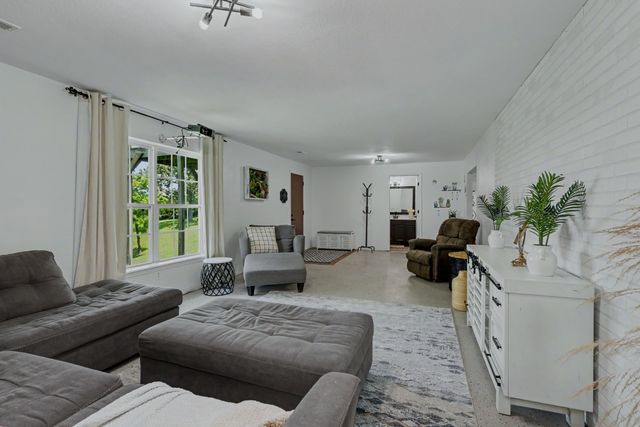495 Bear Ridge, Highlandville, MO 65669