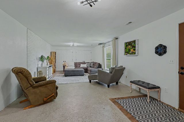 495 Bear Ridge, Highlandville, MO 65669
