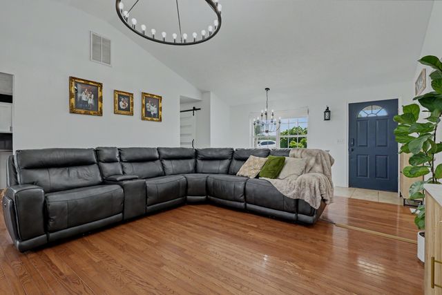 495 Bear Ridge, Highlandville, MO 65669