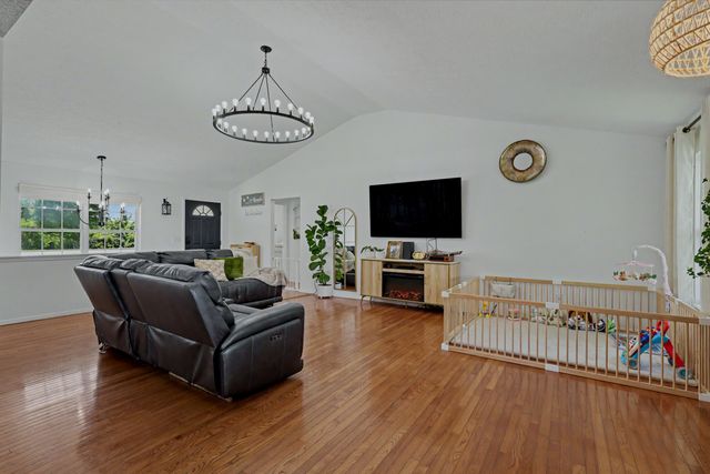 495 Bear Ridge, Highlandville, MO 65669