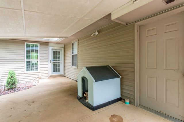 23 Winnebago Cir, Cherokee Village, AR 72529