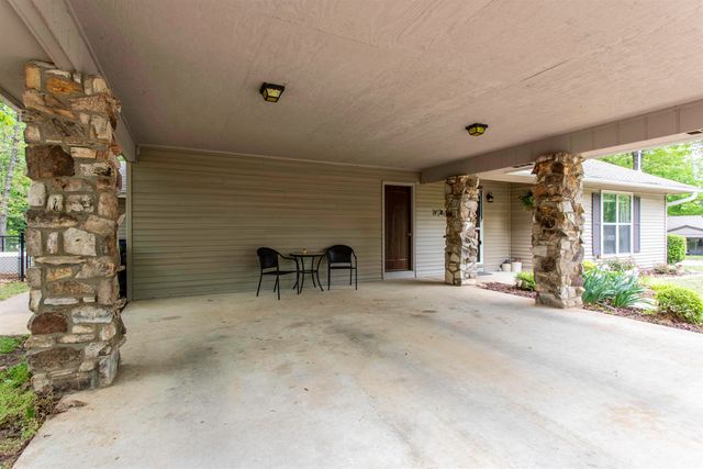 23 Winnebago Cir, Cherokee Village, AR 72529