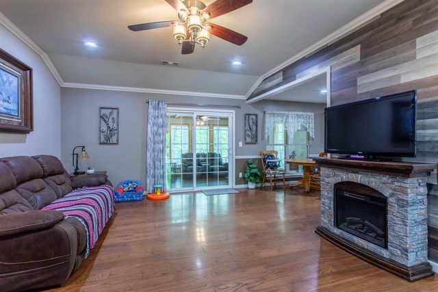 23 Winnebago Cir, Cherokee Village, AR 72529