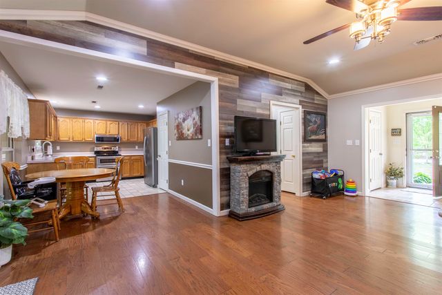 23 Winnebago Cir, Cherokee Village, AR 72529