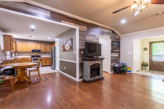 23 Winnebago Cir, Cherokee Village, AR 72529