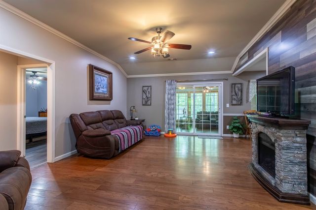 23 Winnebago Cir, Cherokee Village, AR 72529