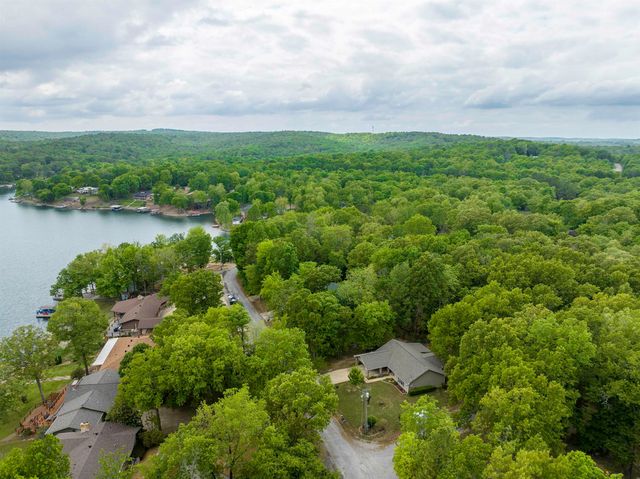 23 Winnebago Cir, Cherokee Village, AR 72529