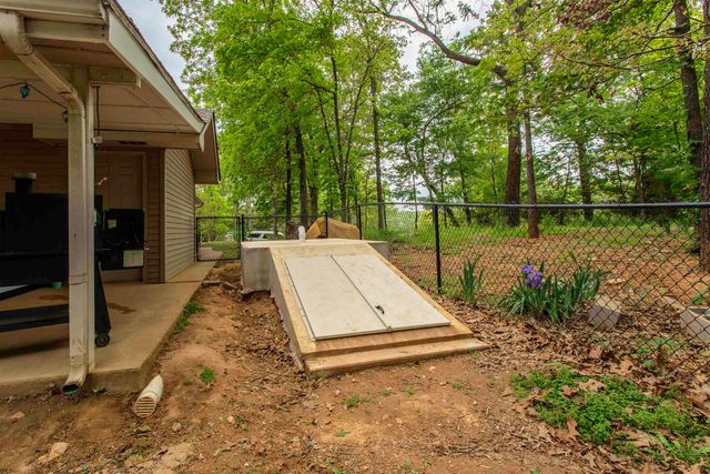 23 Winnebago Cir, Cherokee Village, AR 72529