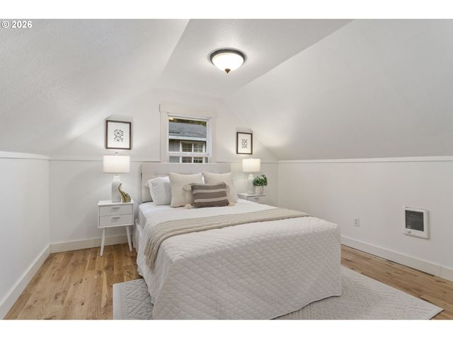 900 W MAIN St, Hillsboro, OR 97123