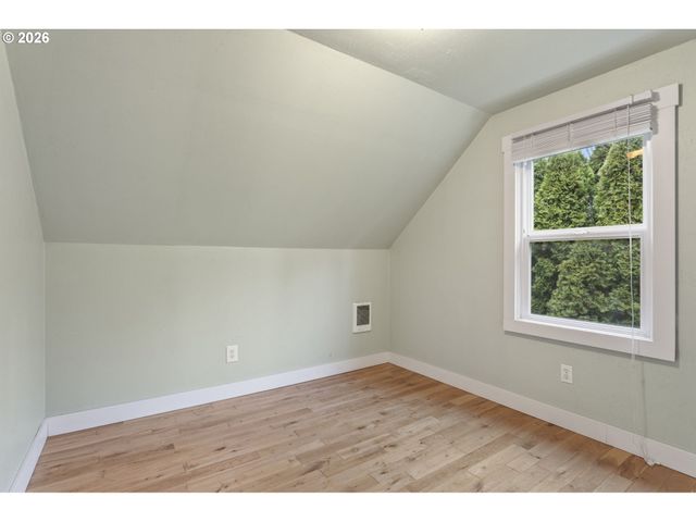 900 W MAIN St, Hillsboro, OR 97123