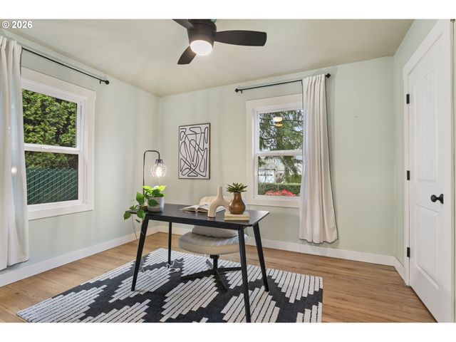 900 W MAIN St, Hillsboro, OR 97123