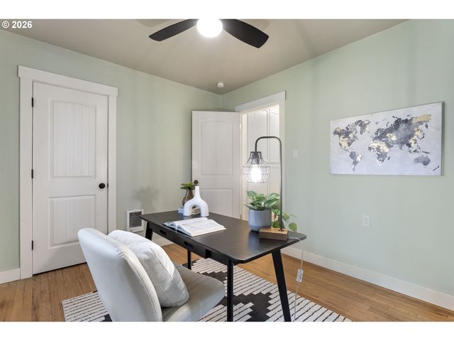 900 W MAIN St, Hillsboro, OR 97123