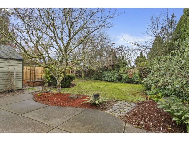 900 W MAIN St, Hillsboro, OR 97123