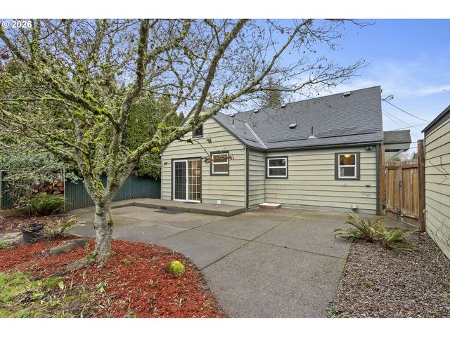 900 W MAIN St, Hillsboro, OR 97123