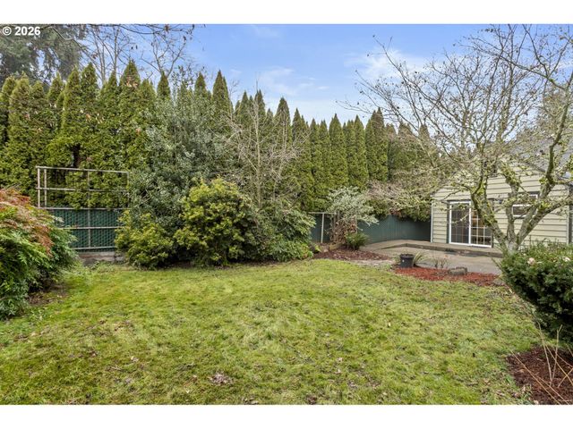 900 W MAIN St, Hillsboro, OR 97123