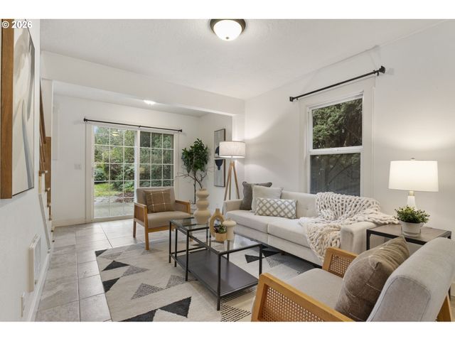 900 W MAIN St, Hillsboro, OR 97123