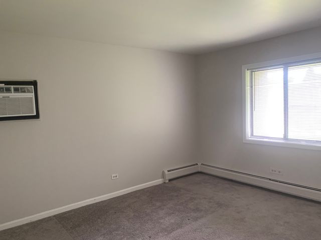 264 E Bailey Road L, Naperville, IL 60565