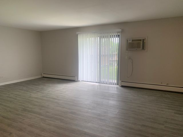 264 E Bailey Road L, Naperville, IL 60565