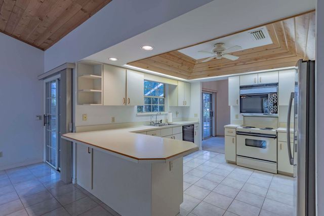 1027 Mangrove Lane, Vero Beach, FL 32963