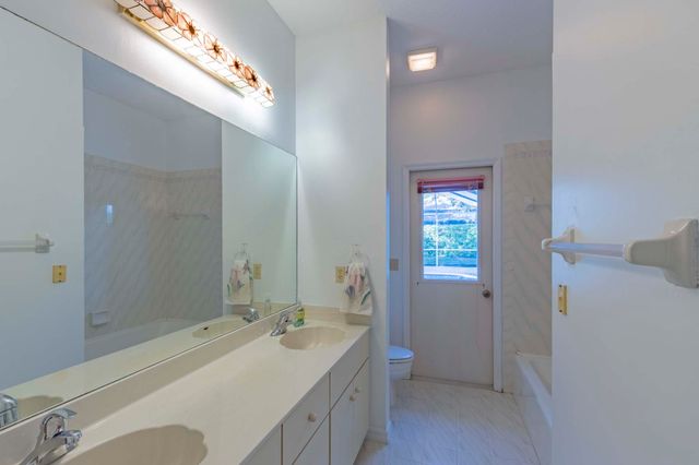1027 Mangrove Lane, Vero Beach, FL 32963