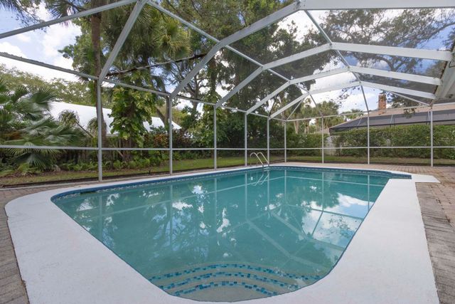 1027 Mangrove Lane, Vero Beach, FL 32963