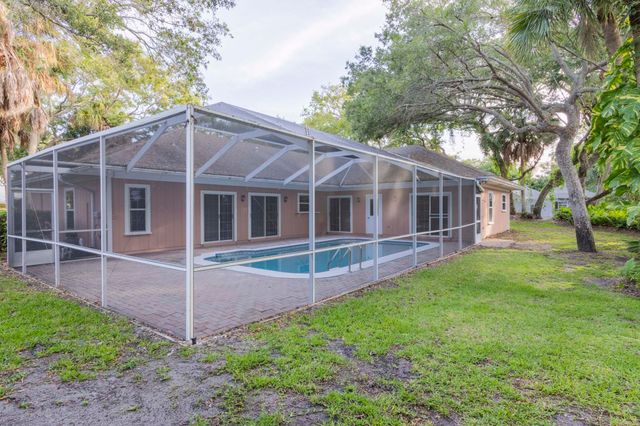 1027 Mangrove Lane, Vero Beach, FL 32963