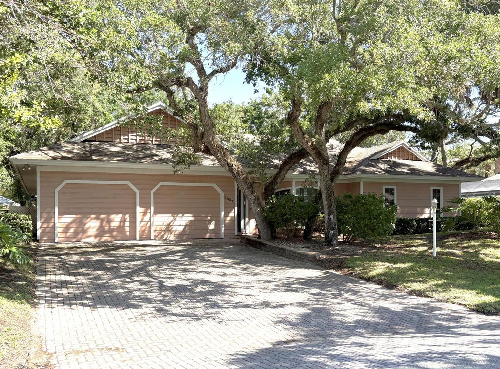 1027 Mangrove Lane, Vero Beach, FL 32963