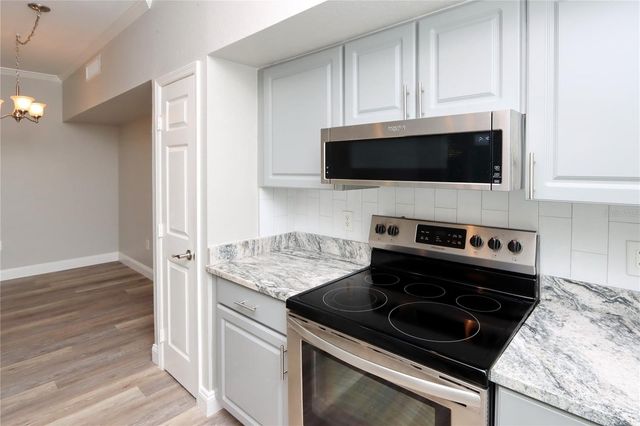 9088 LAKE CHASE ISLAND WAY 9088, Tampa, FL 33626