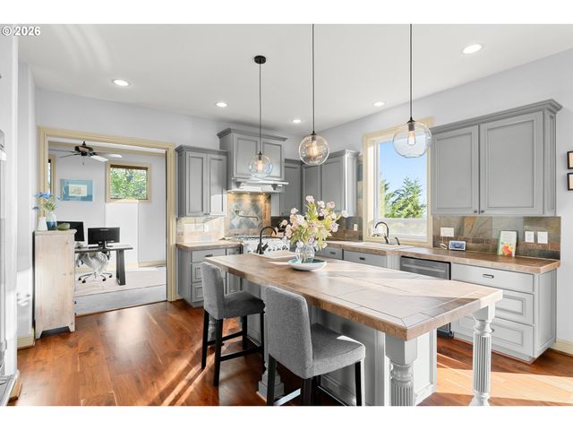 9618 Nw THOMPSON Rd, Portland, OR 97229