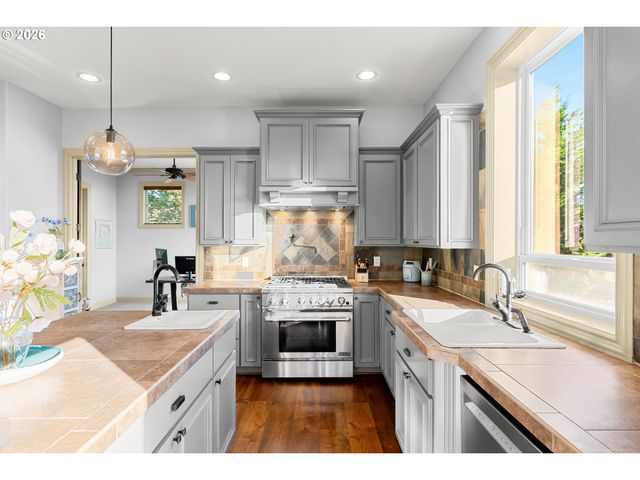 9618 Nw THOMPSON Rd, Portland, OR 97229