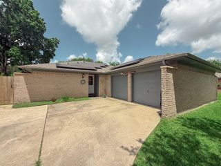 309 Baycrest Drive, League City, TX 77573