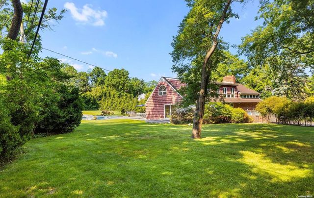 25 Fairway Court, Roslyn Harbor, NY 11576