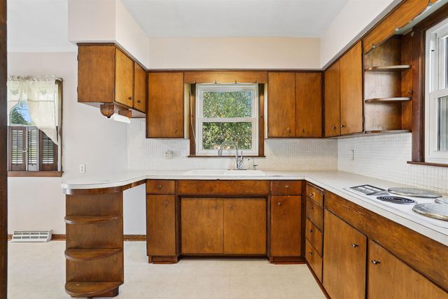 1720 Upton Avenue, Waterloo, IA 50701