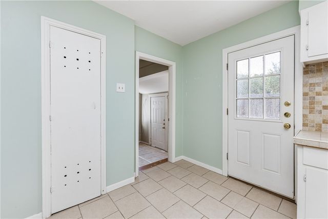 333 Foster Dr, Corpus Christi, TX 78404