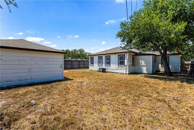 333 Foster Dr, Corpus Christi, TX 78404