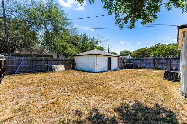 333 Foster Dr, Corpus Christi, TX 78404