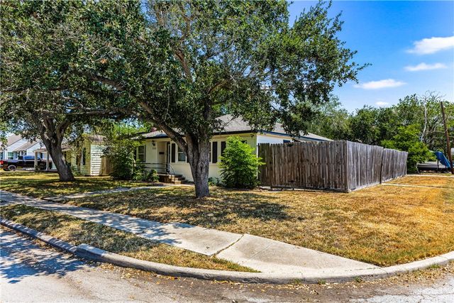 333 Foster Dr, Corpus Christi, TX 78404