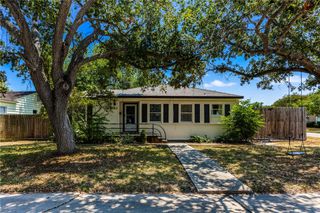 333 Foster Dr, Corpus Christi, TX 78404