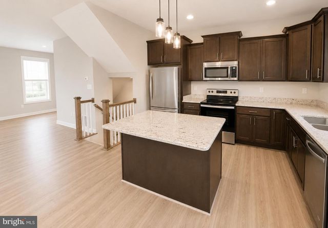 65 OVERLOOK DR, Hanover, PA 17331