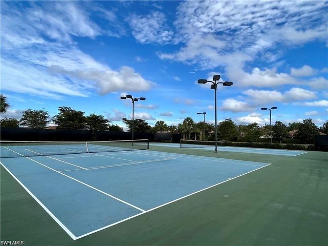 2057 Tamarron LN, Naples, FL 34120