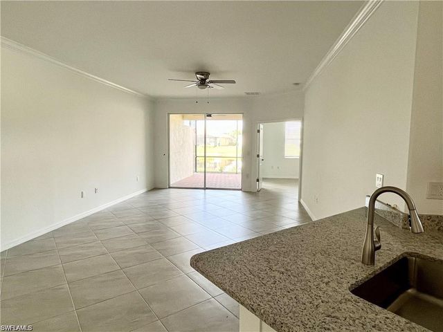 2057 Tamarron LN, Naples, FL 34120