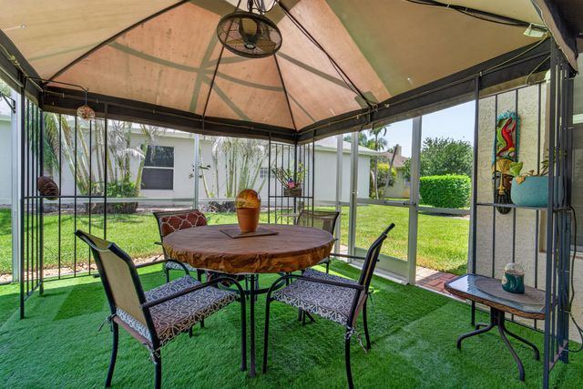 573 NW MONTEVINA Drive, Port St. Lucie, Port St Lucie, FL 34986