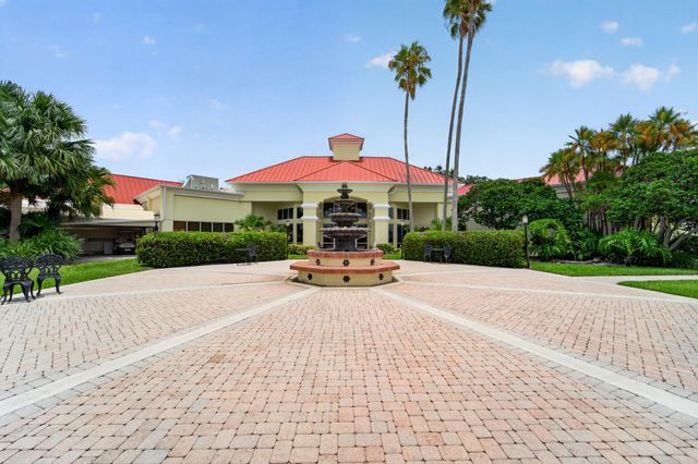 573 NW MONTEVINA Drive, Port St. Lucie, Port St Lucie, FL 34986