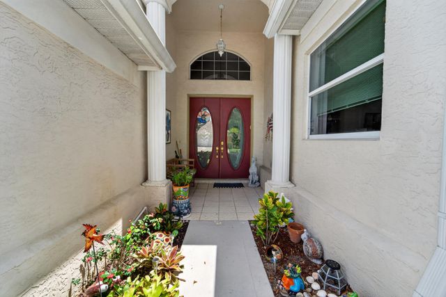 573 NW MONTEVINA Drive, Port St. Lucie, Port St Lucie, FL 34986