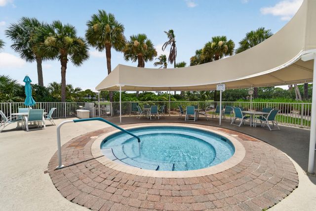 573 NW MONTEVINA Drive, Port St. Lucie, Port St Lucie, FL 34986