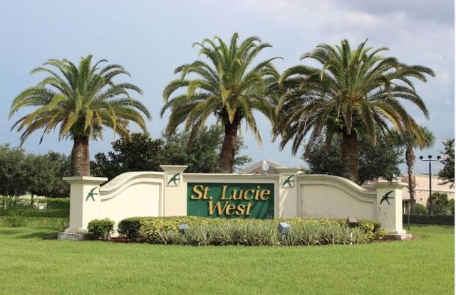573 NW MONTEVINA Drive, Port St. Lucie, Port St Lucie, FL 34986