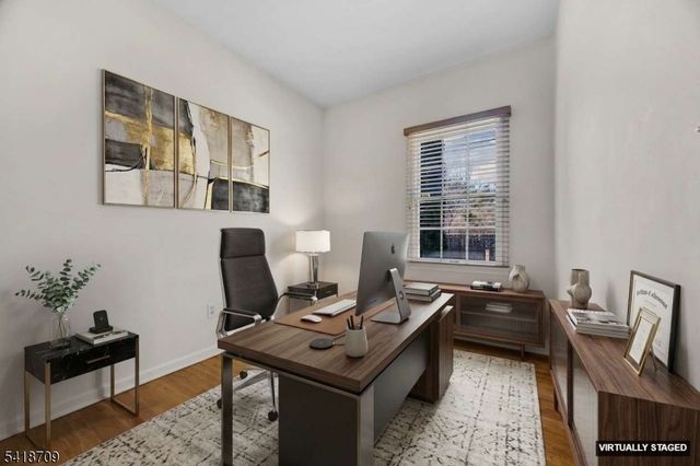 8 Flagg Way, Hillsborough Twp., NJ 08844